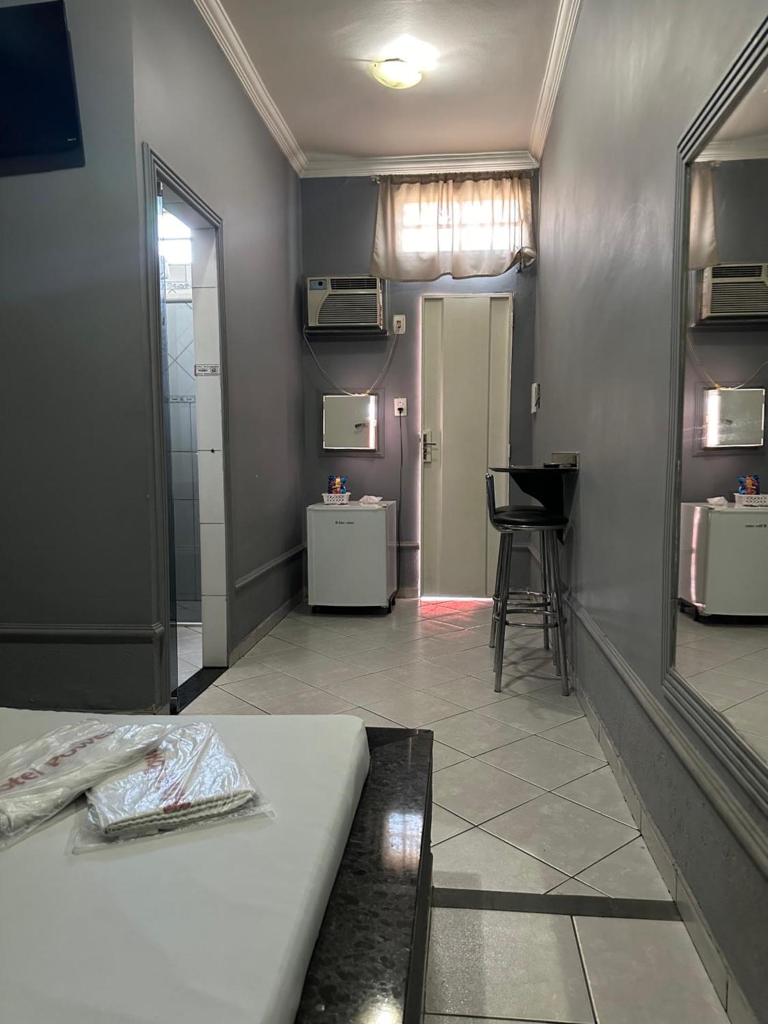 Motel Power เบโลโอรีซอนชี ภายนอก รูปภาพ