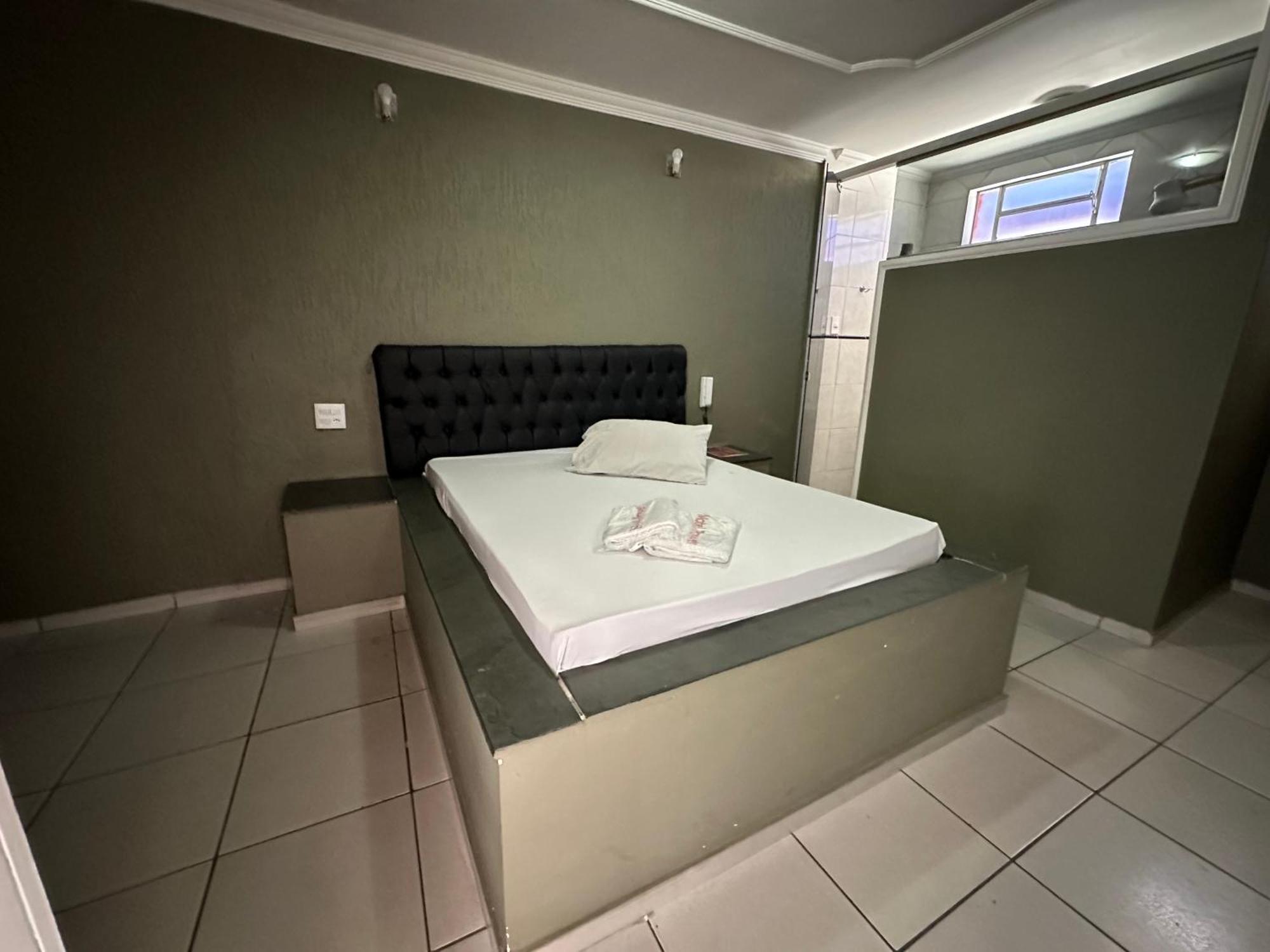 Motel Power เบโลโอรีซอนชี ภายนอก รูปภาพ